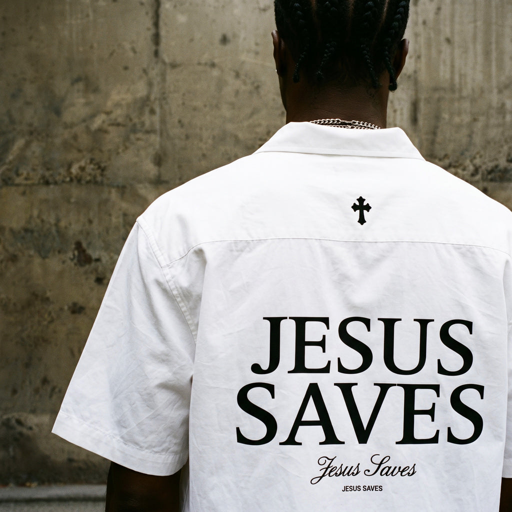 “Jesus saves” Shirt